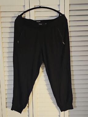 torrid Black Cropped Jogger Pants with Zipper Pockets